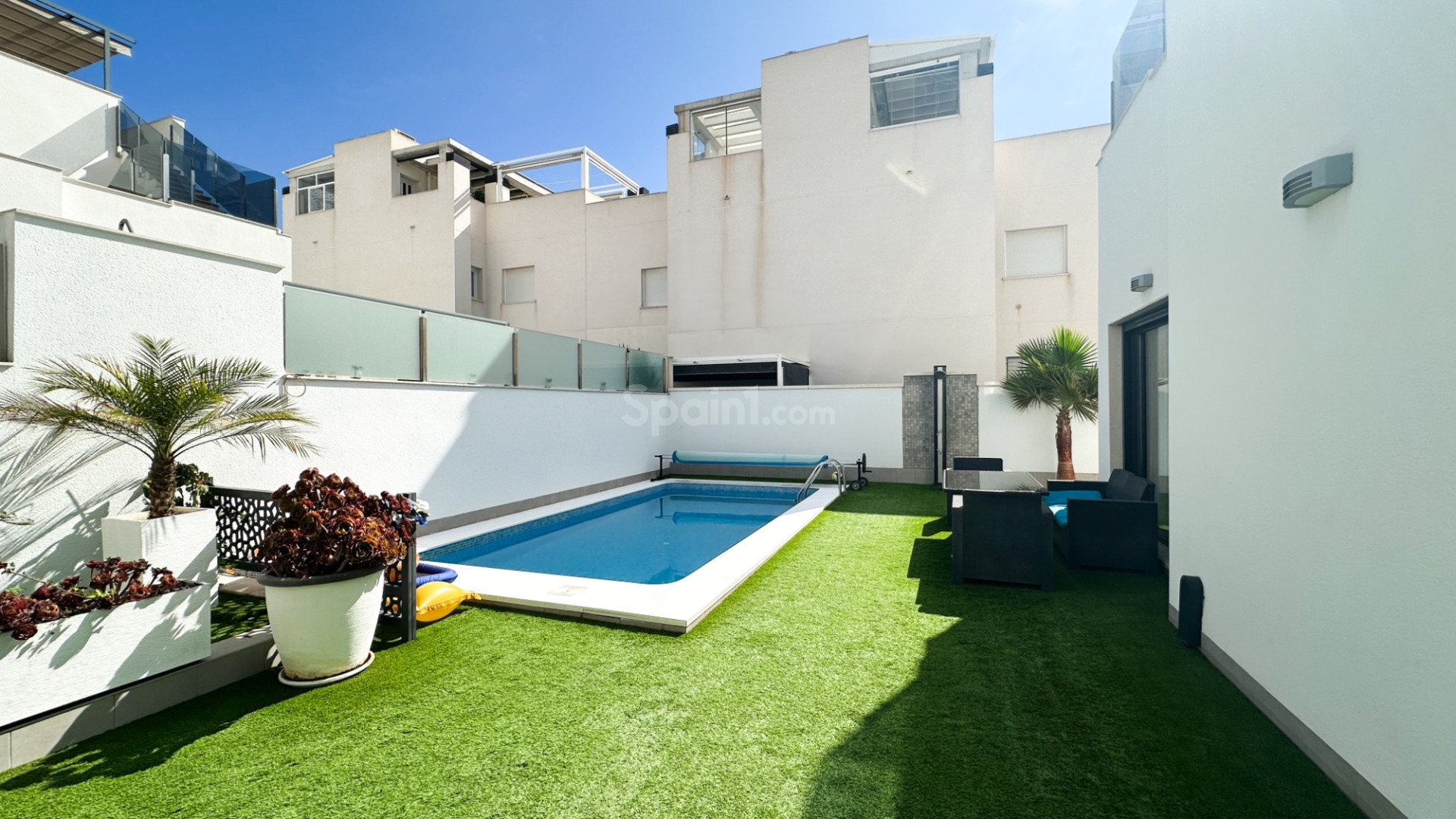 Resale - Villa -
Torrevieja