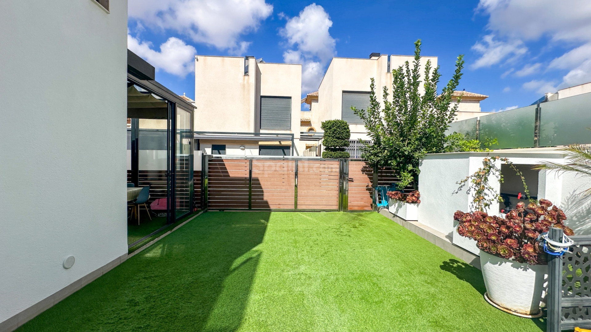 Resale - Villa -
Torrevieja