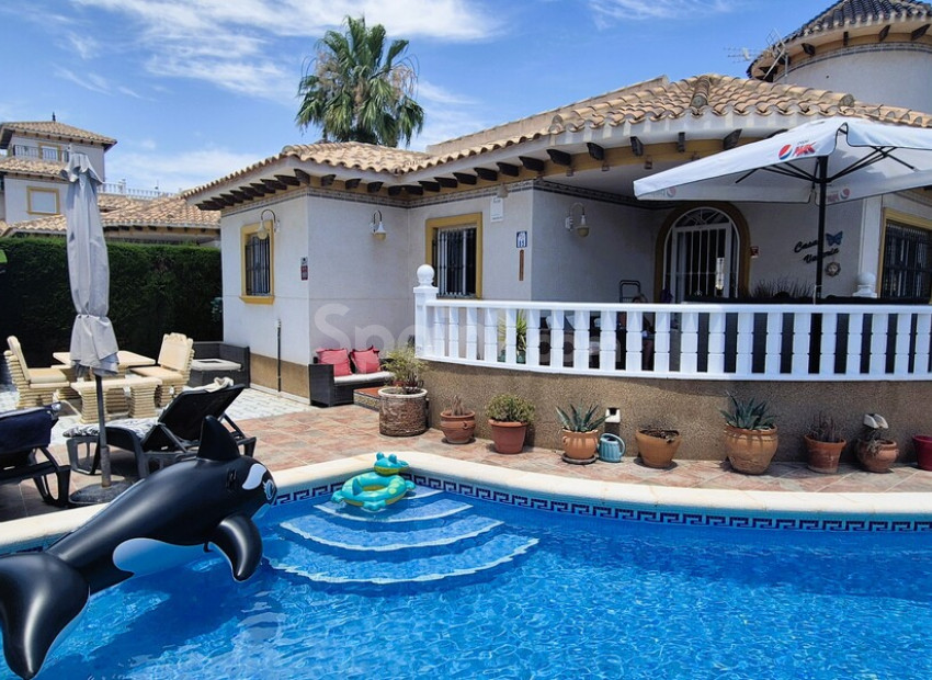 Resale - Villa -
Villamartín - Costa Blanca