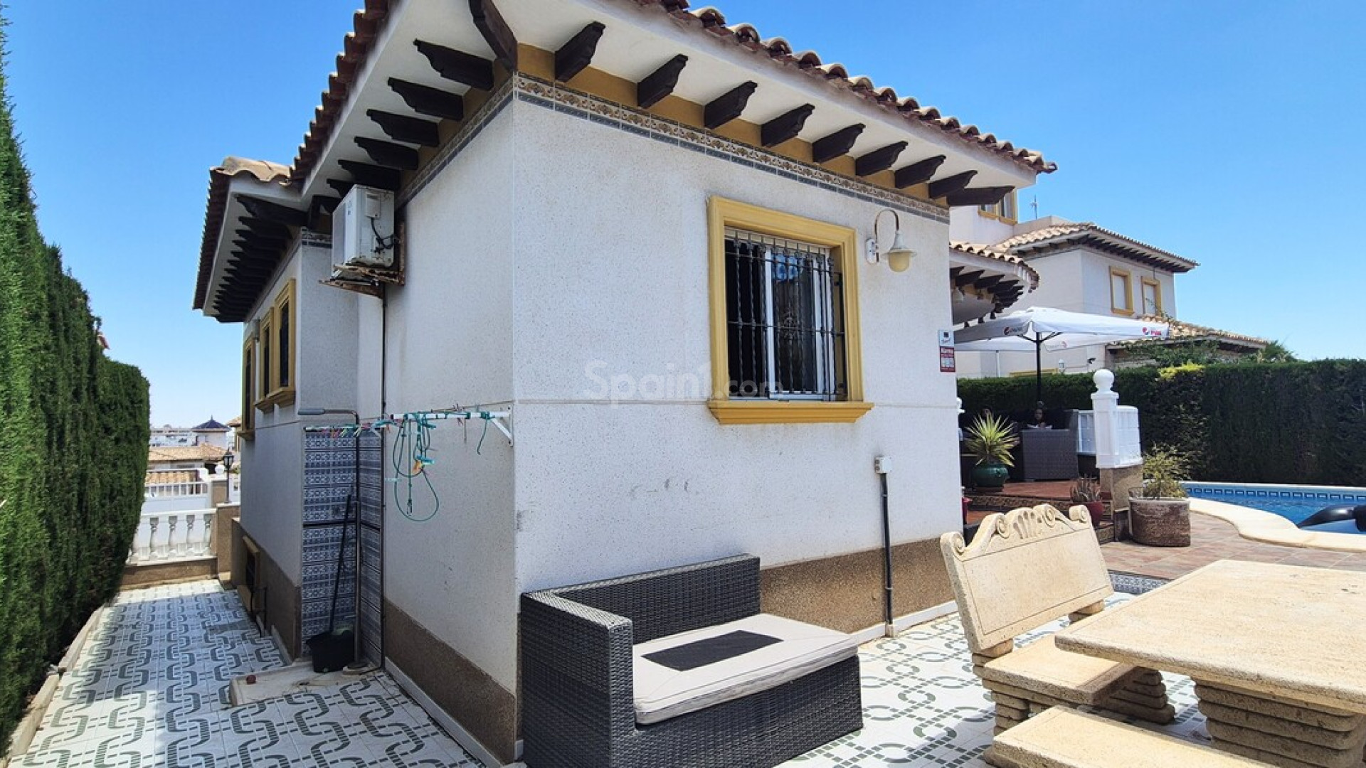 Resale - Villa -
Villamartín - Costa Blanca