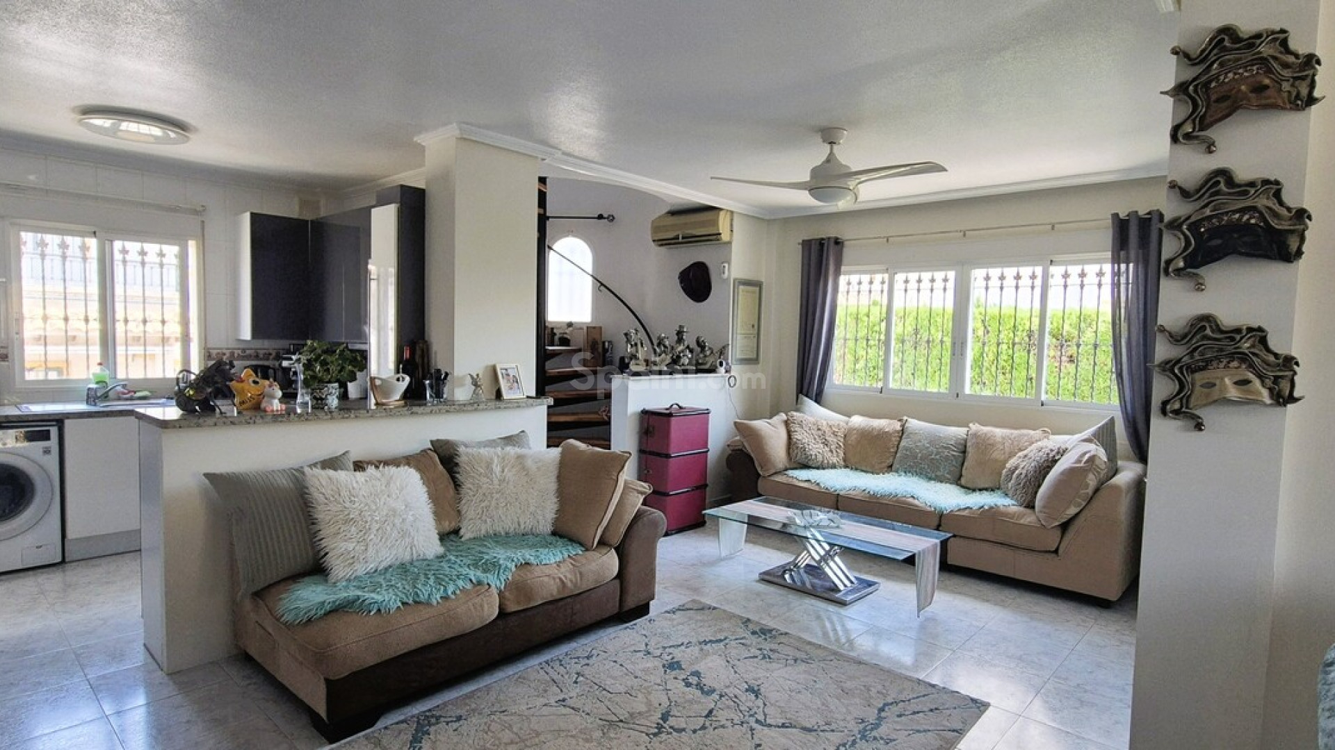 Resale - Villa -
Villamartín - Costa Blanca