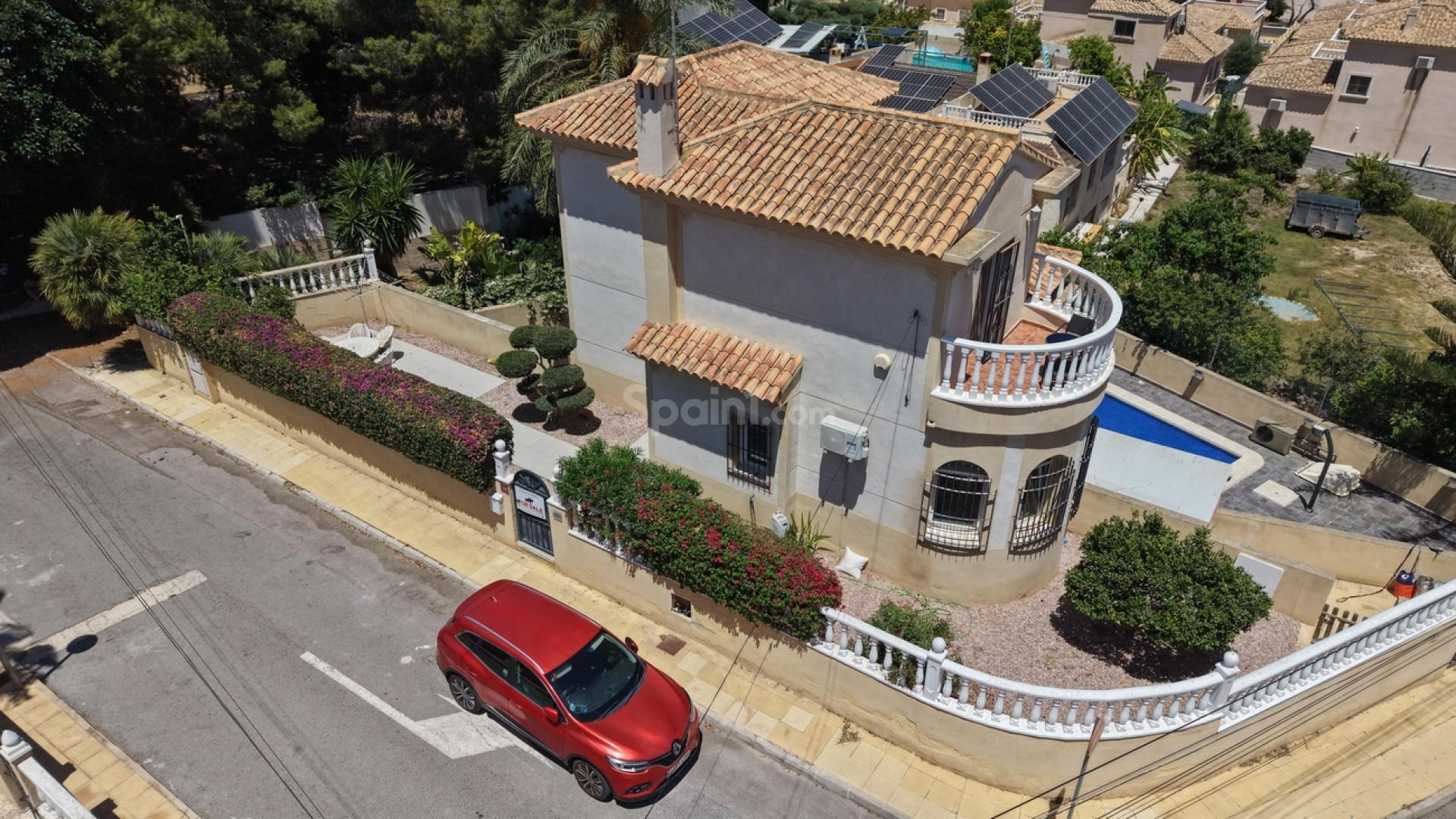 Resale - Villa -
Villamartín - Costa Blanca