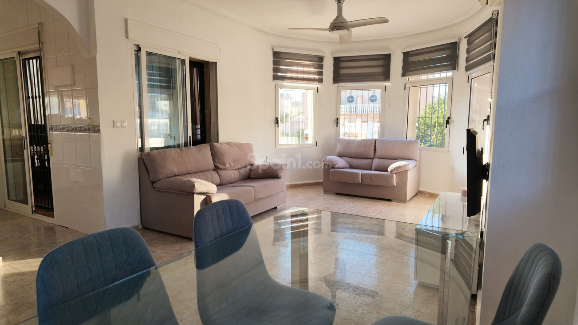 Resale - Villa -
Villamartín - Costa Blanca