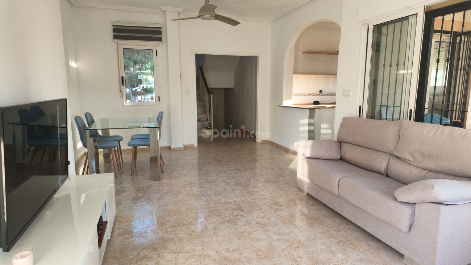 Resale - Villa -
Villamartín - Costa Blanca