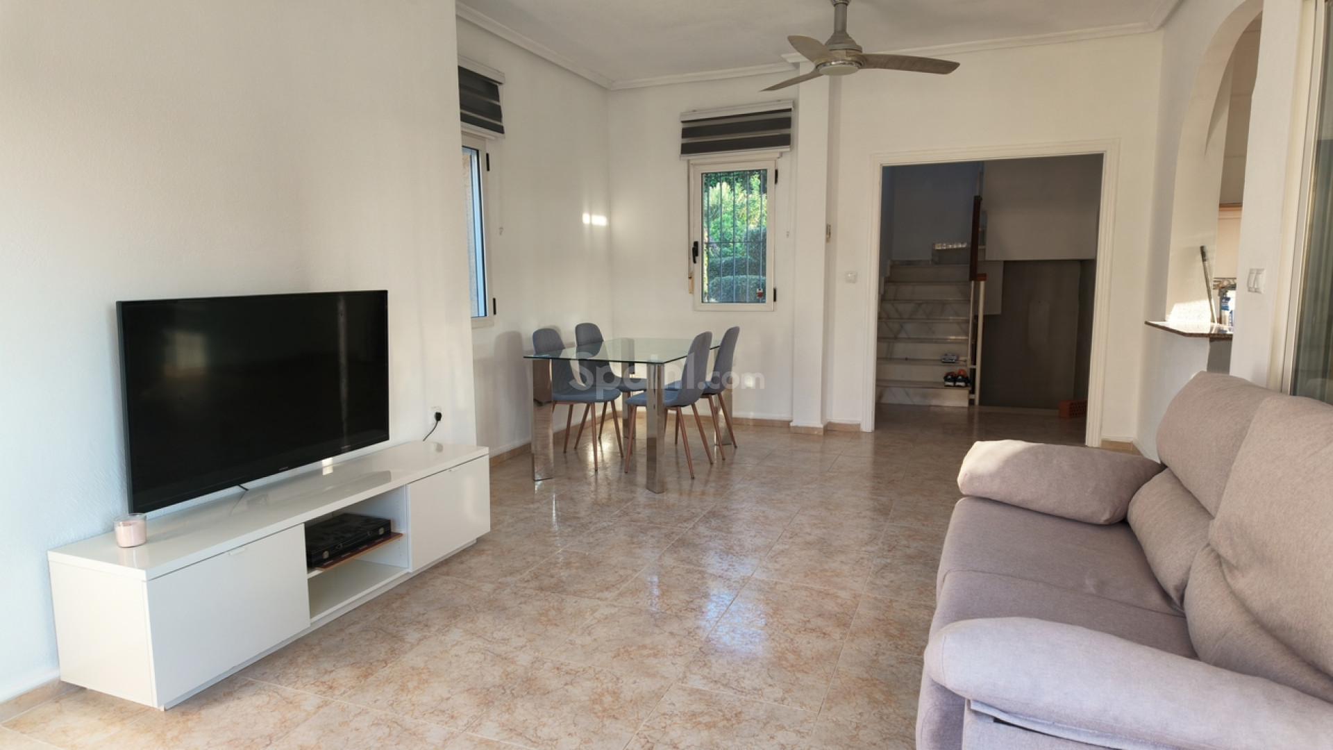 Resale - Villa -
Villamartín - Costa Blanca