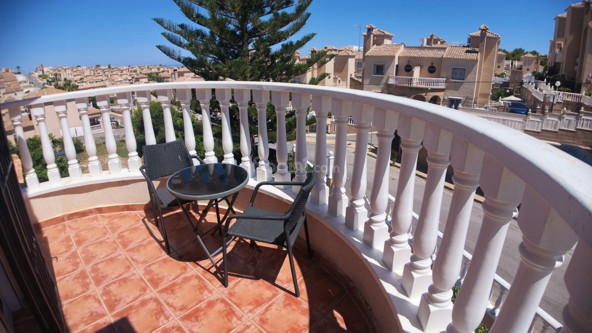 Resale - Villa -
Villamartín - Costa Blanca