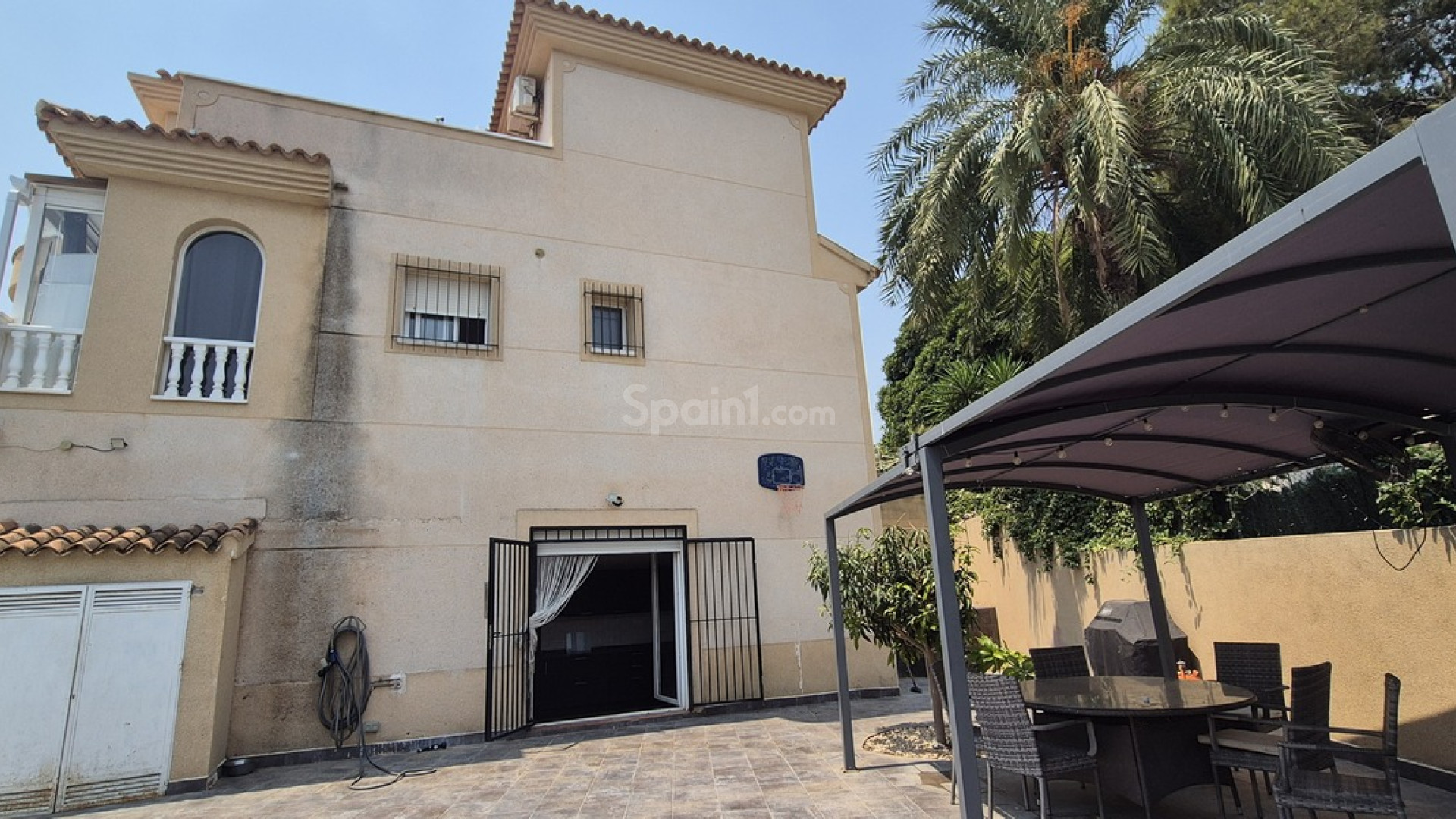 Resale - Villa -
Villamartín - Costa Blanca
