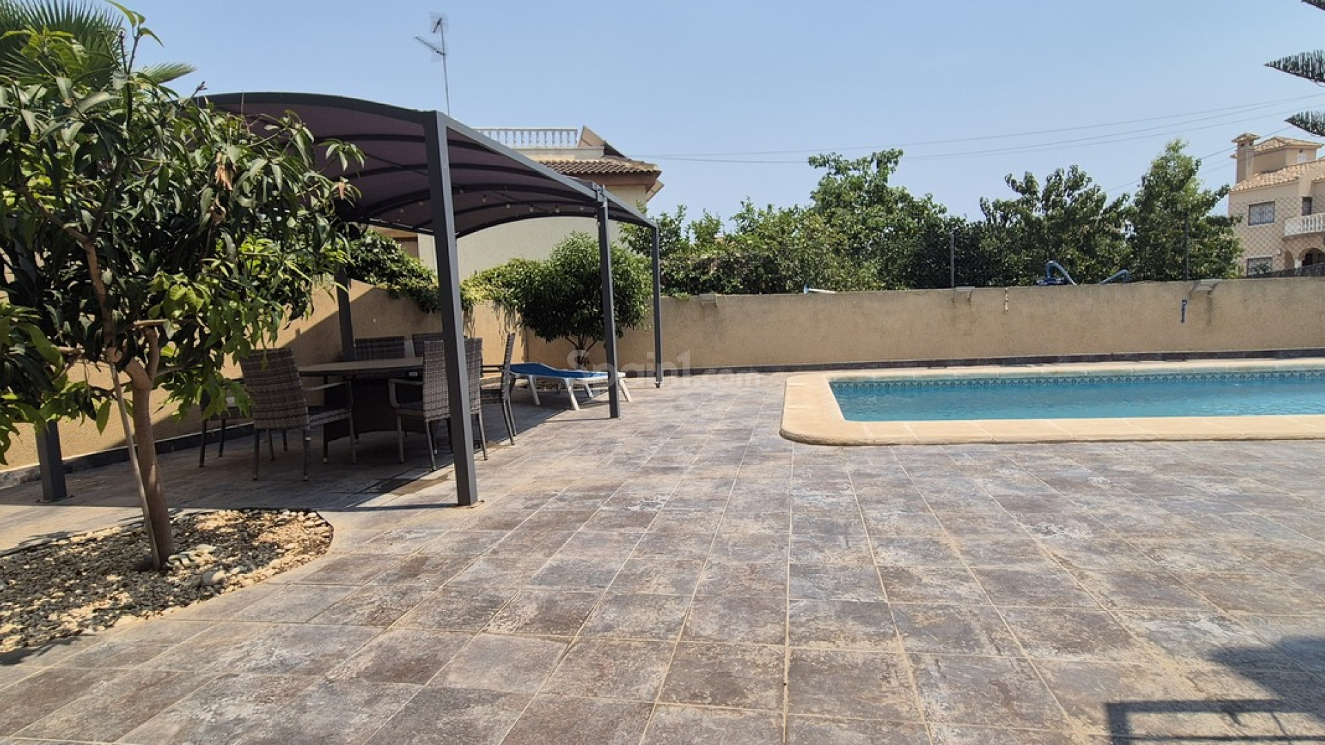 Resale - Villa -
Villamartín - Costa Blanca