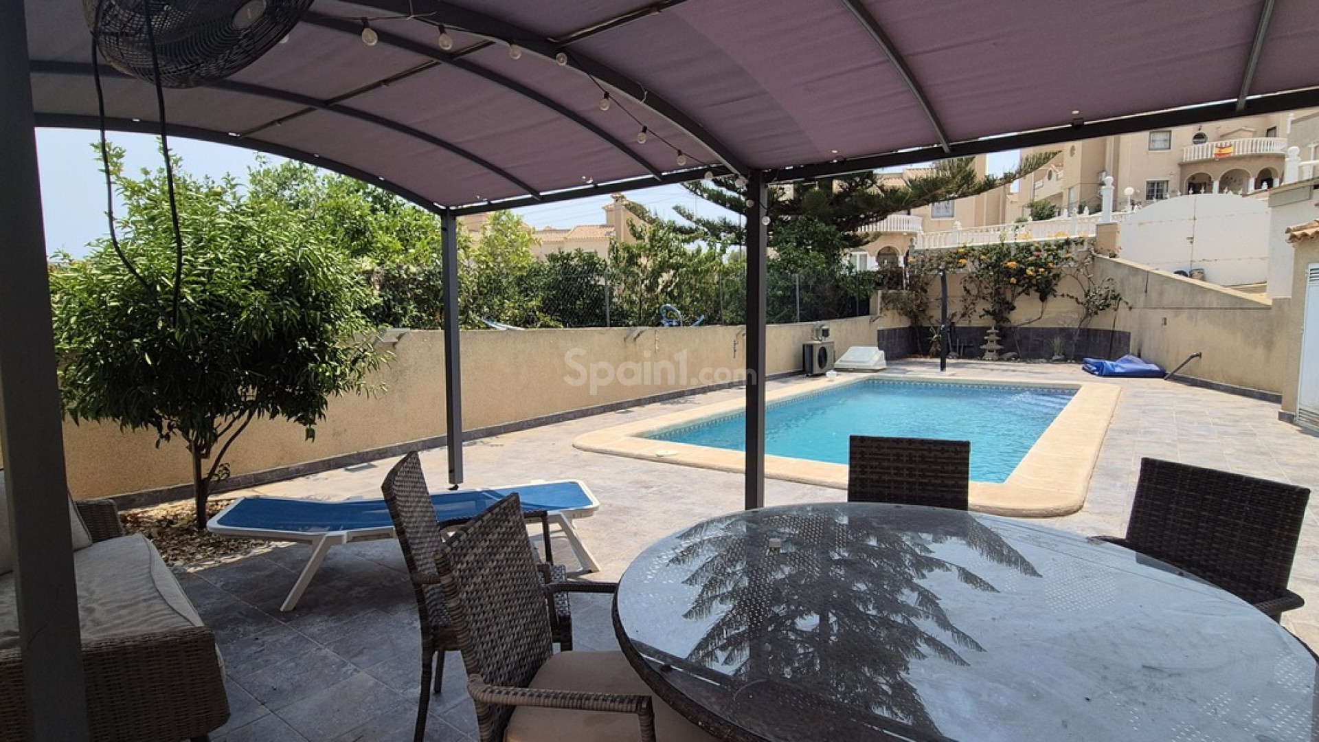 Resale - Villa -
Villamartín - Costa Blanca