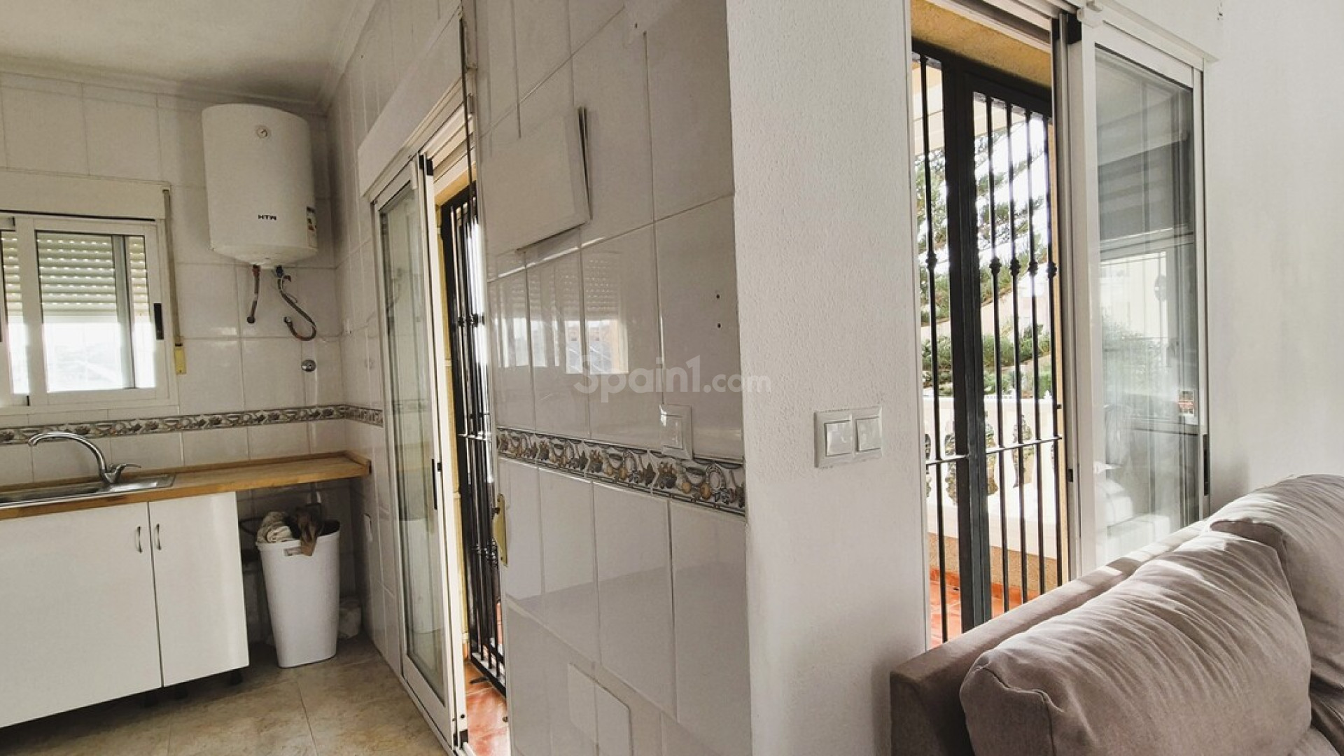 Resale - Villa -
Villamartín - Costa Blanca