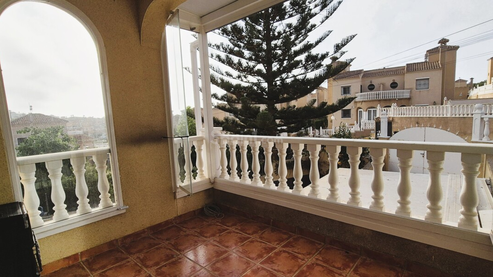 Resale - Villa -
Villamartín - Costa Blanca