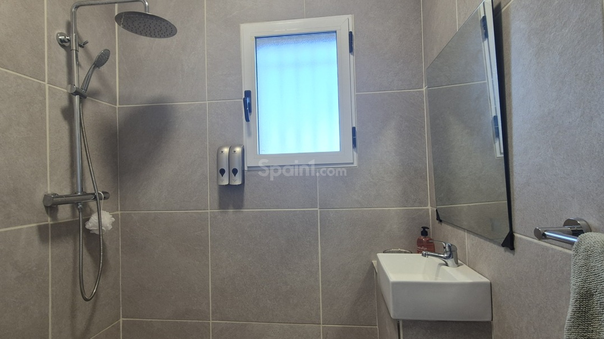 Resale - Villa -
Villamartín - Costa Blanca
