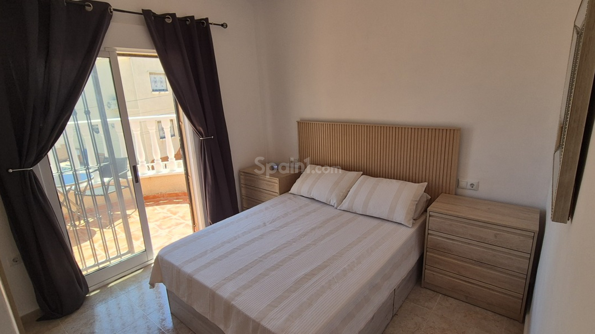 Resale - Villa -
Villamartín - Costa Blanca