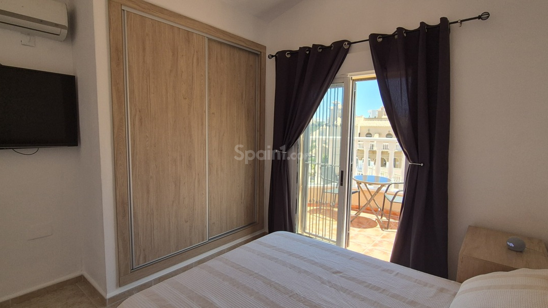 Resale - Villa -
Villamartín - Costa Blanca
