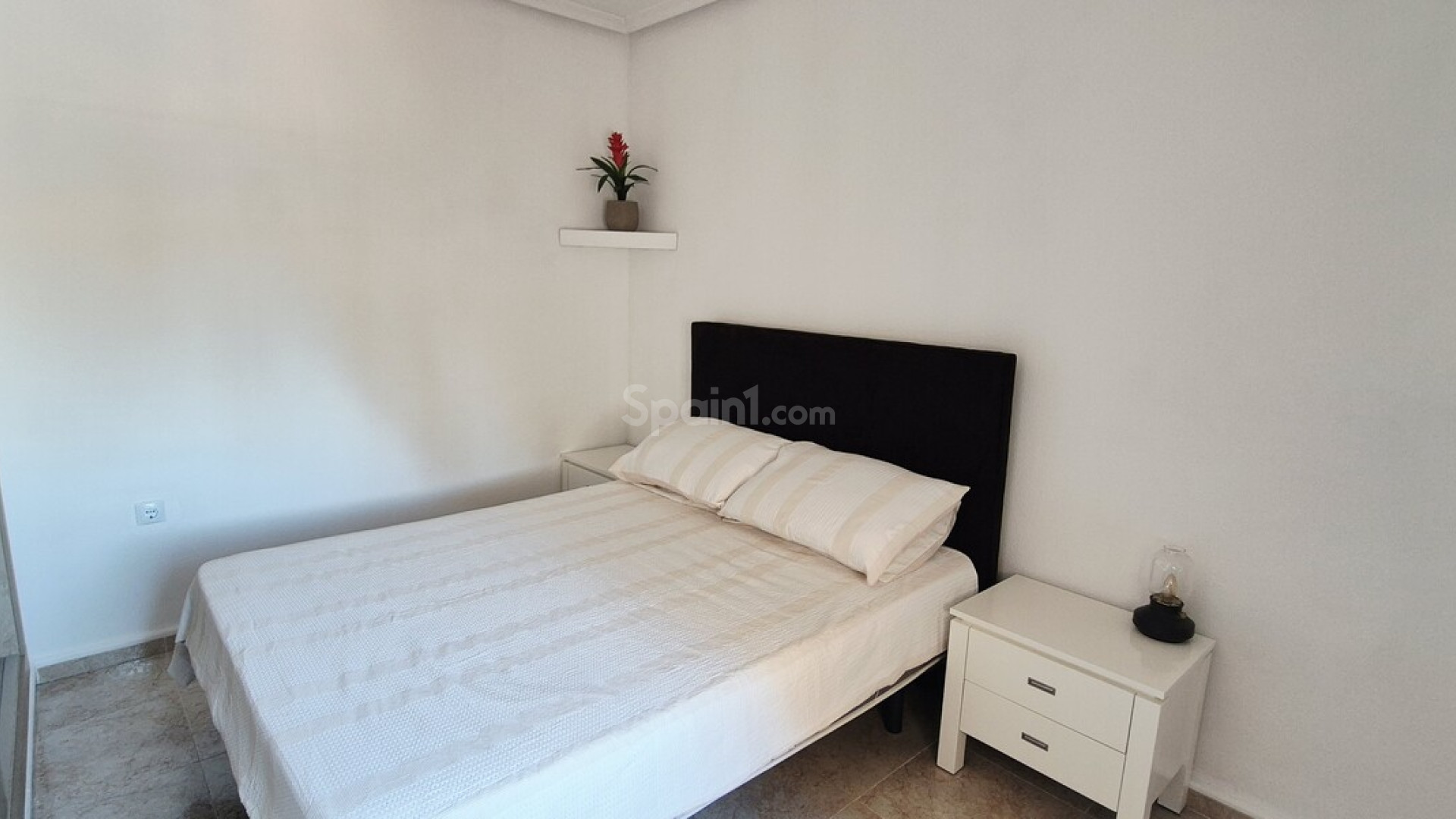 Resale - Villa -
Villamartín - Costa Blanca