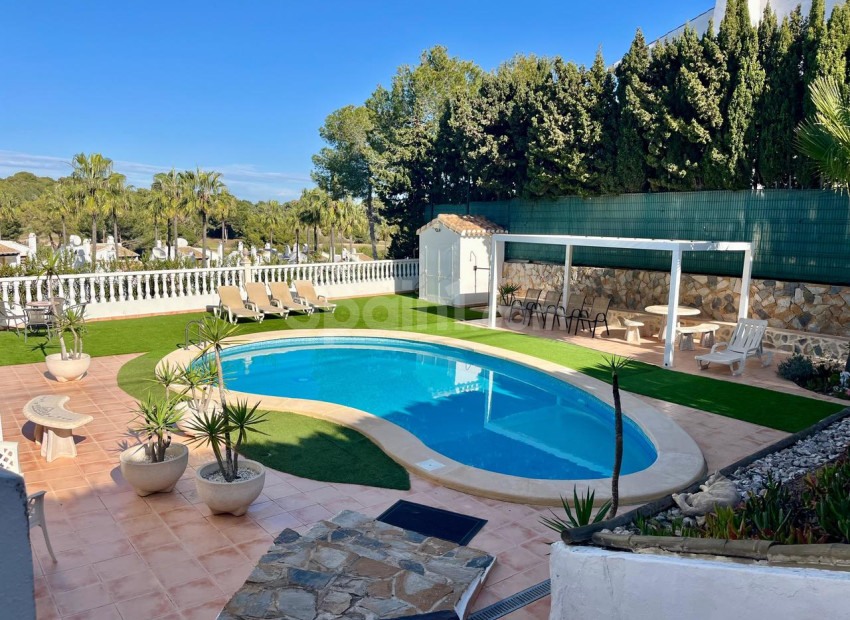 Resale - Villa -
Villamartín - Villamartin