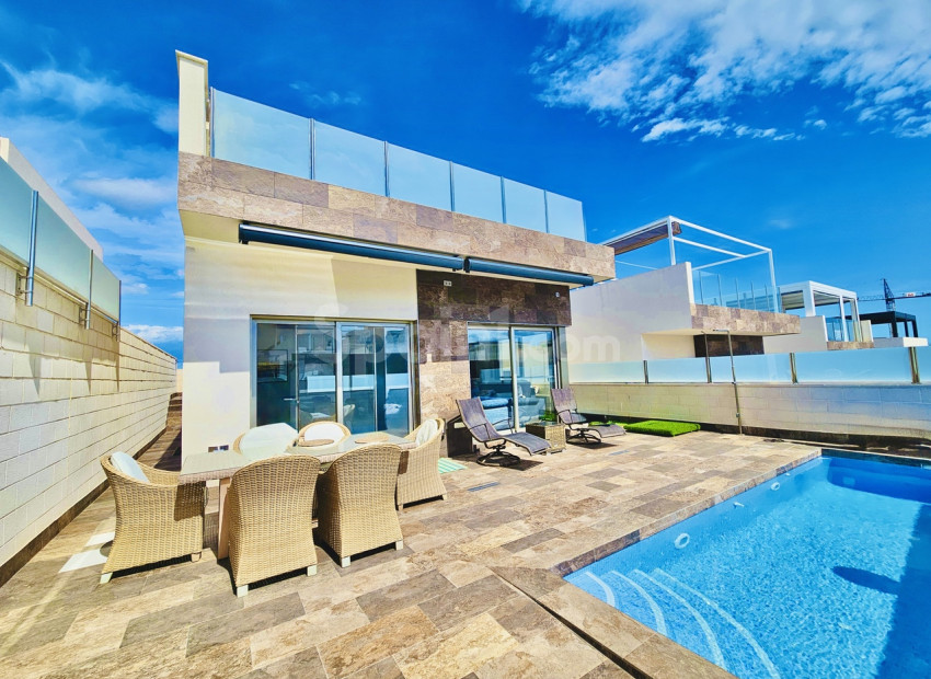 Resale - Villa -
Villamartín - Villamartin