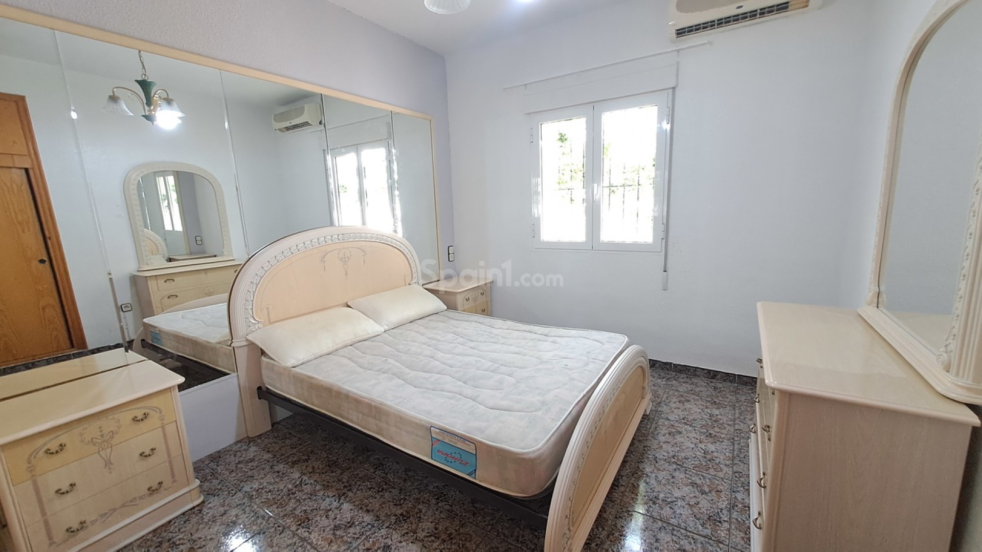 Resale - Villa -
Villamartín - Villamartin