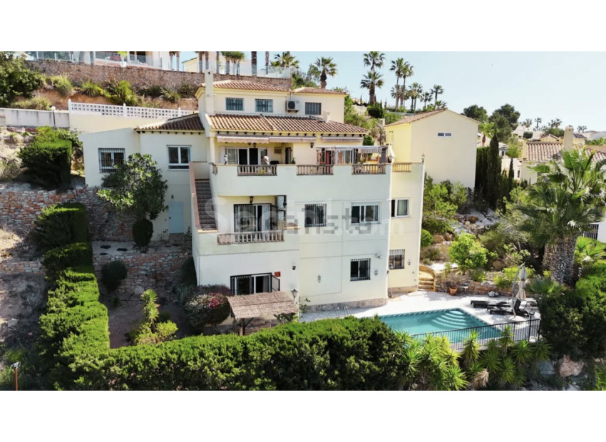 Resale - Villa -
Villamartín - Villamartin