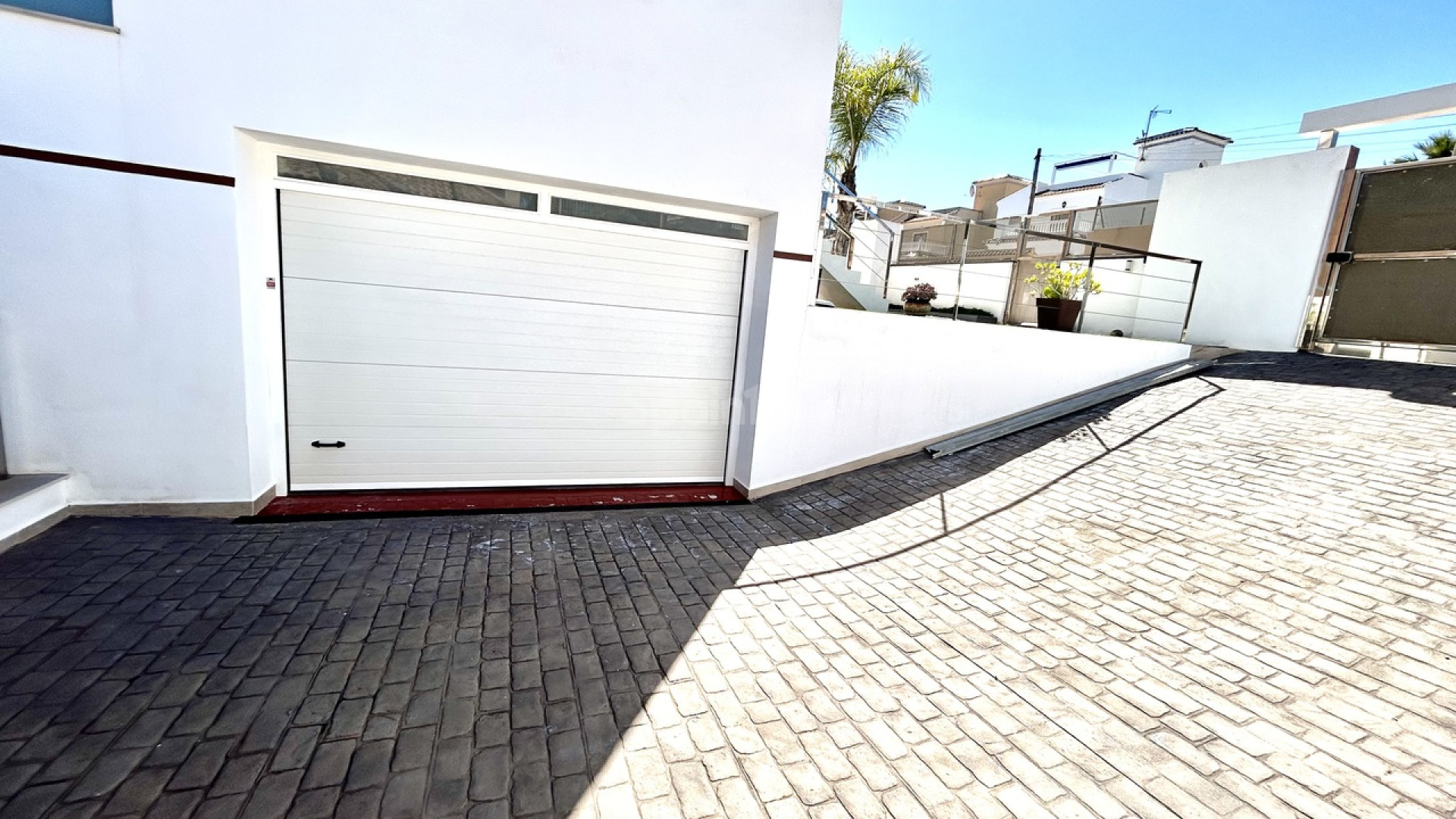 Resale - Villa -
Villamartín - Villamartin