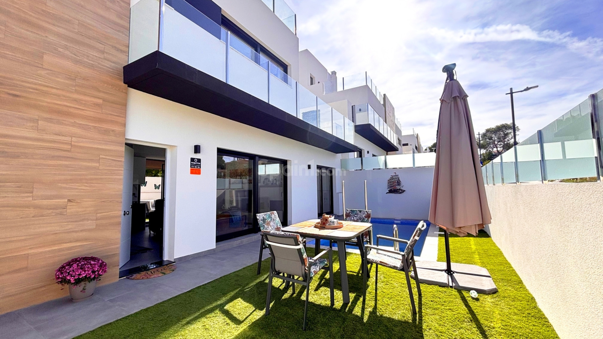 Resale - Villa -
Villamartín - Villamartin