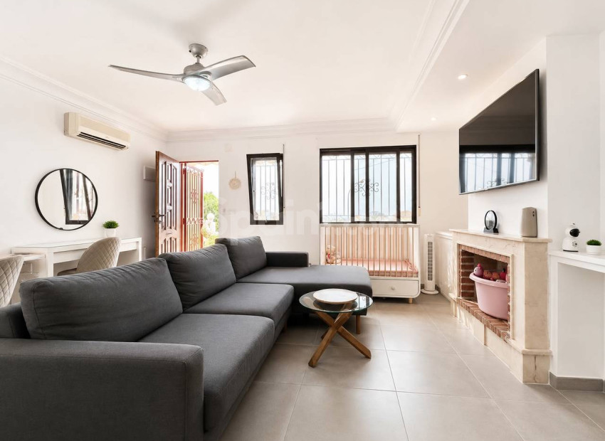 Resale - Villa -
Villamartín - Villamartin