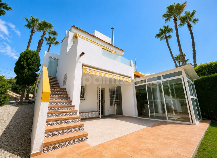 Resale - Villa -
Villamartín - Villamartin