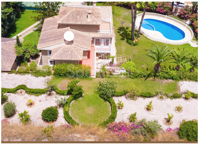 Resale - Villa -
Villamartín - Villamartin