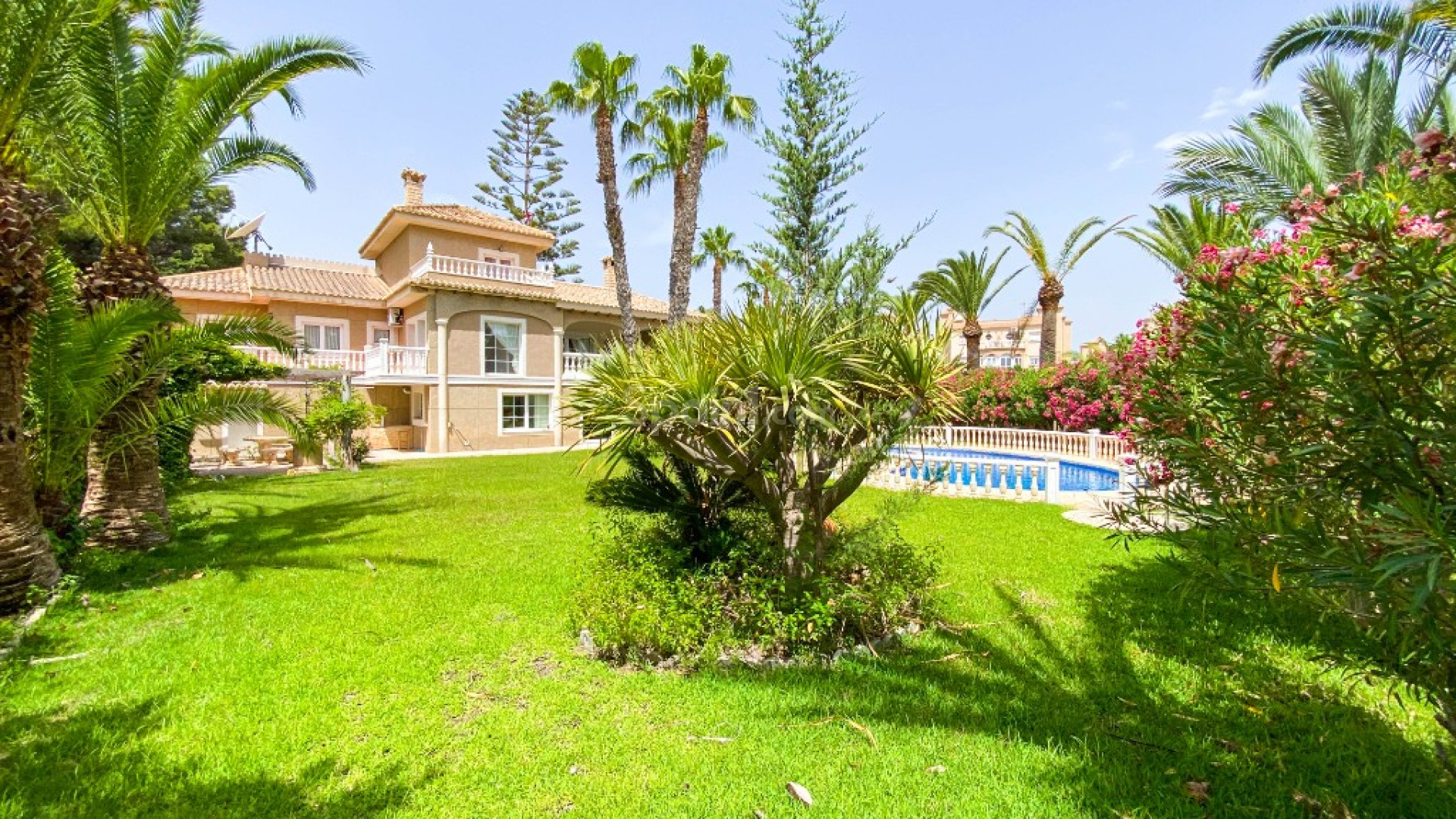 Resale - Villa -
Villamartín - Villamartin