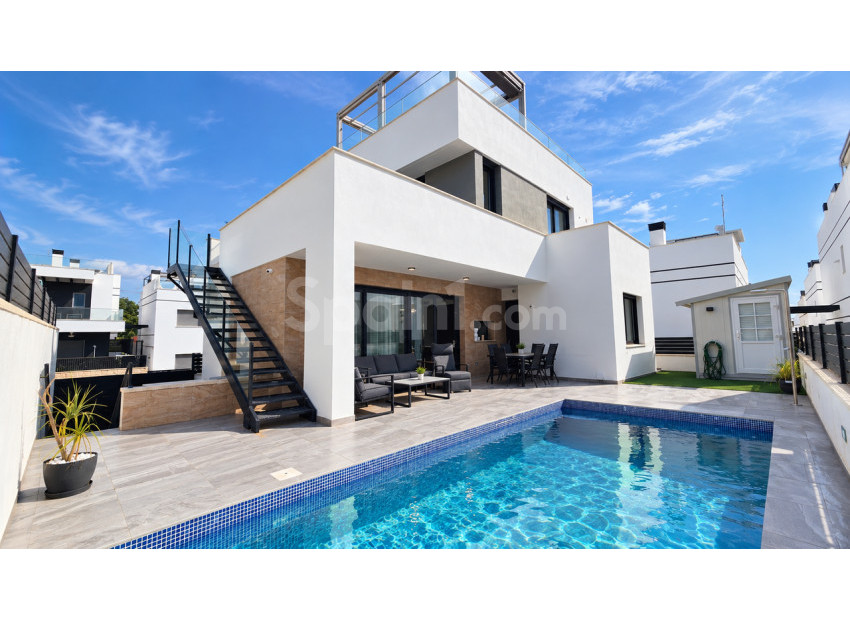 Resale - Villa -
Villamartín - Villamartin