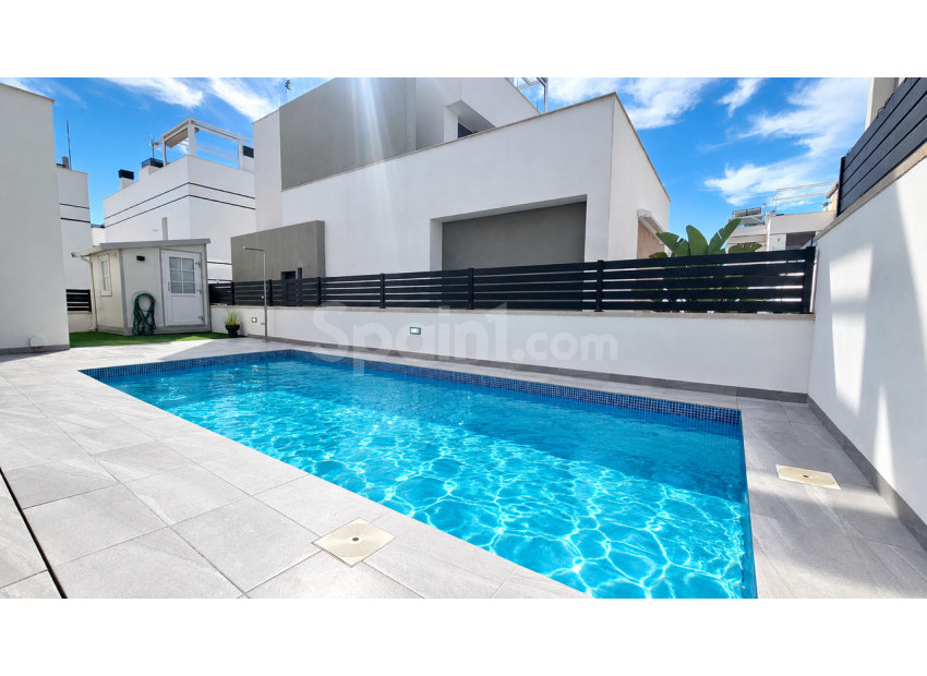 Resale - Villa -
Villamartín - Villamartin