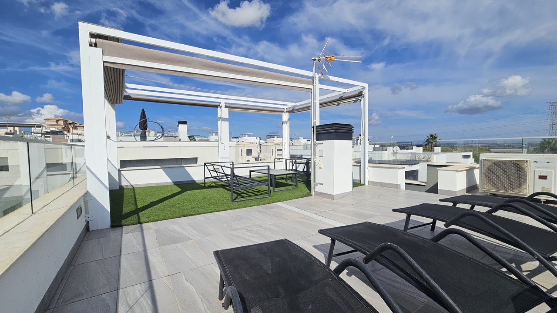 Resale - Villa -
Villamartín - Villamartin