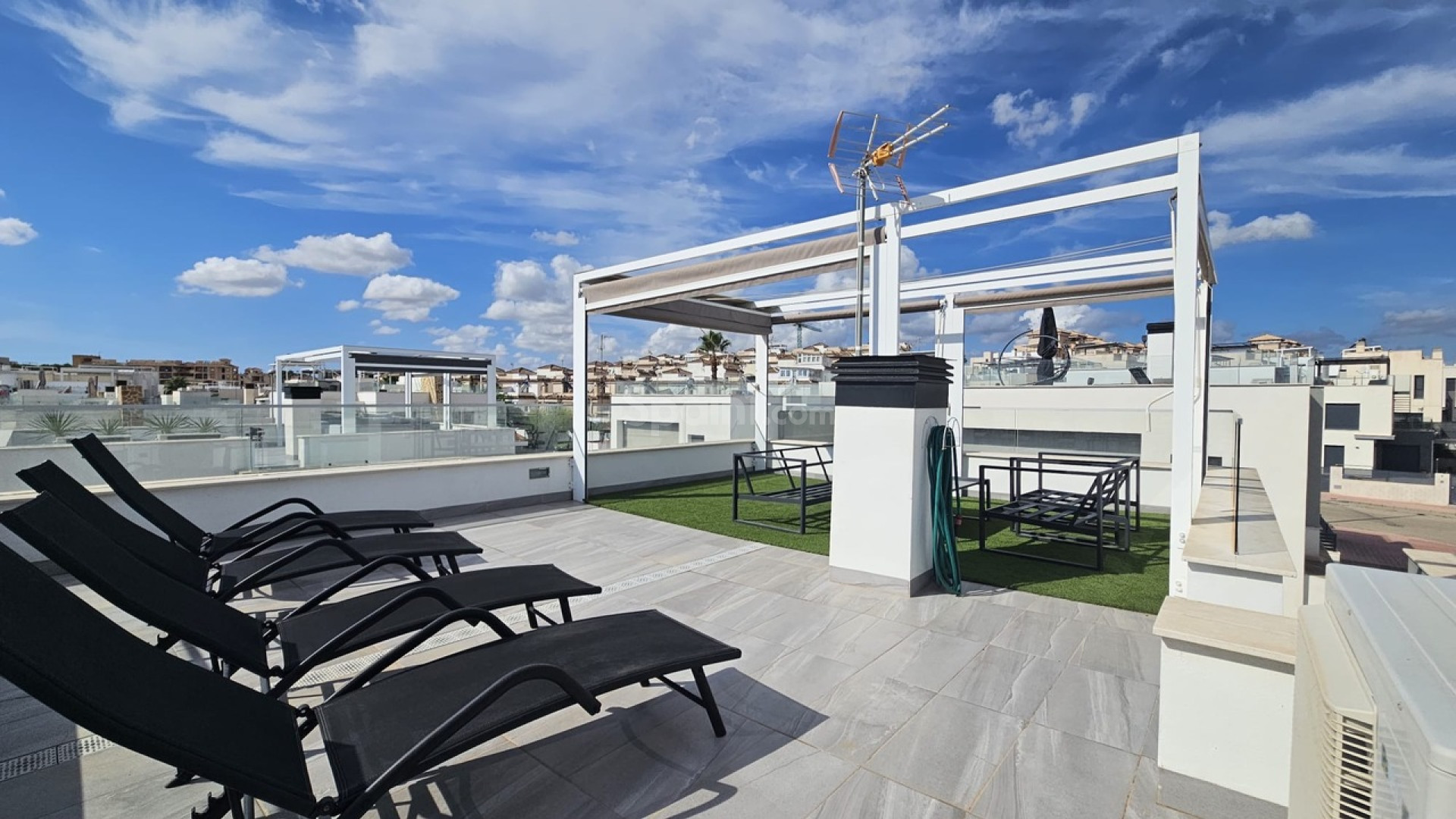 Resale - Villa -
Villamartín - Villamartin