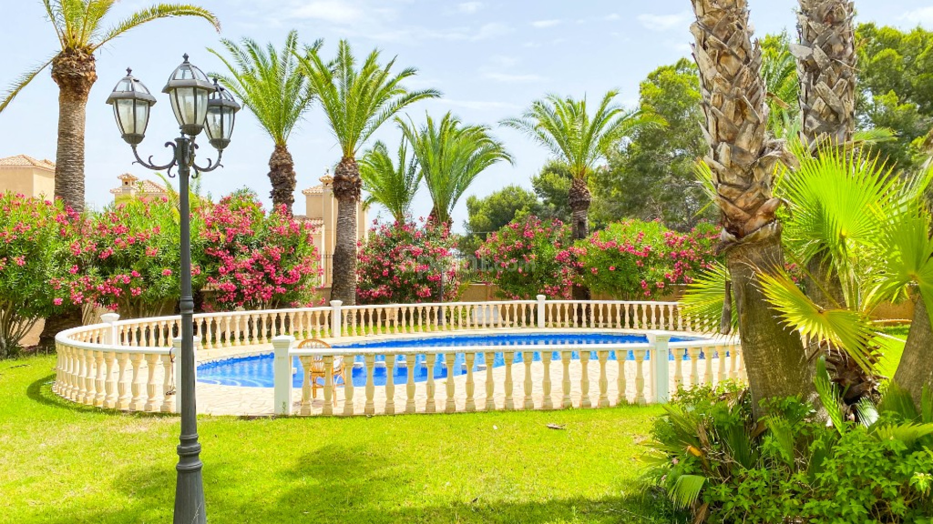 Resale - Villa -
Villamartin