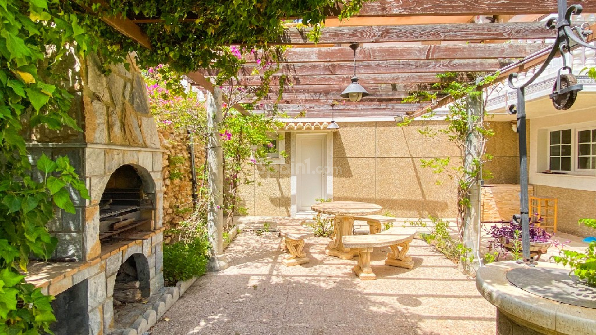 Resale - Villa -
Villamartin