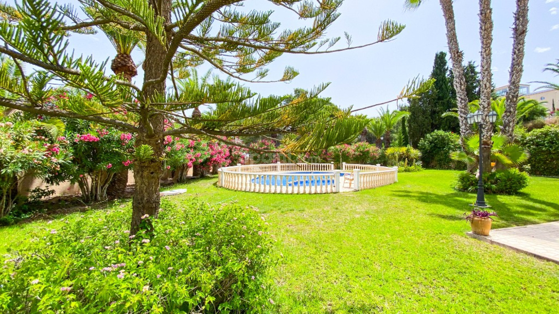 Resale - Villa -
Villamartin