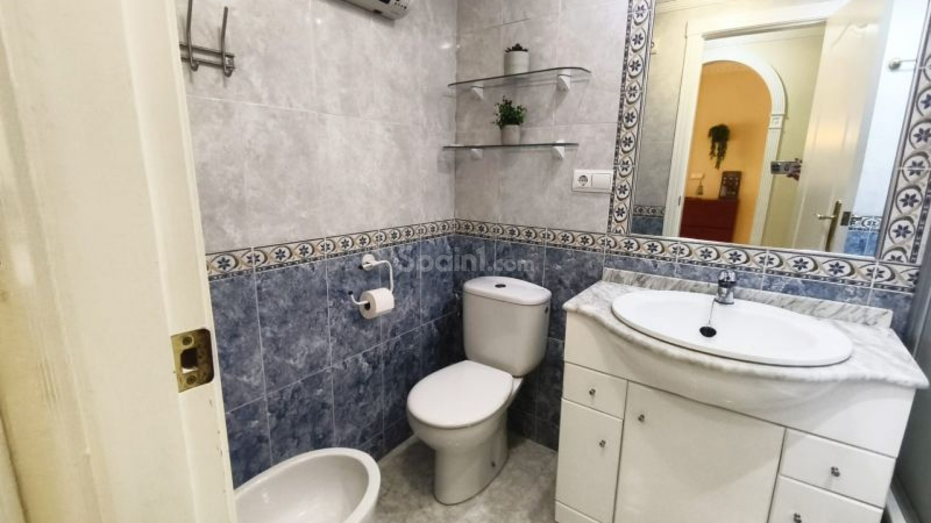 Resale - Wohnung -
Benijofar