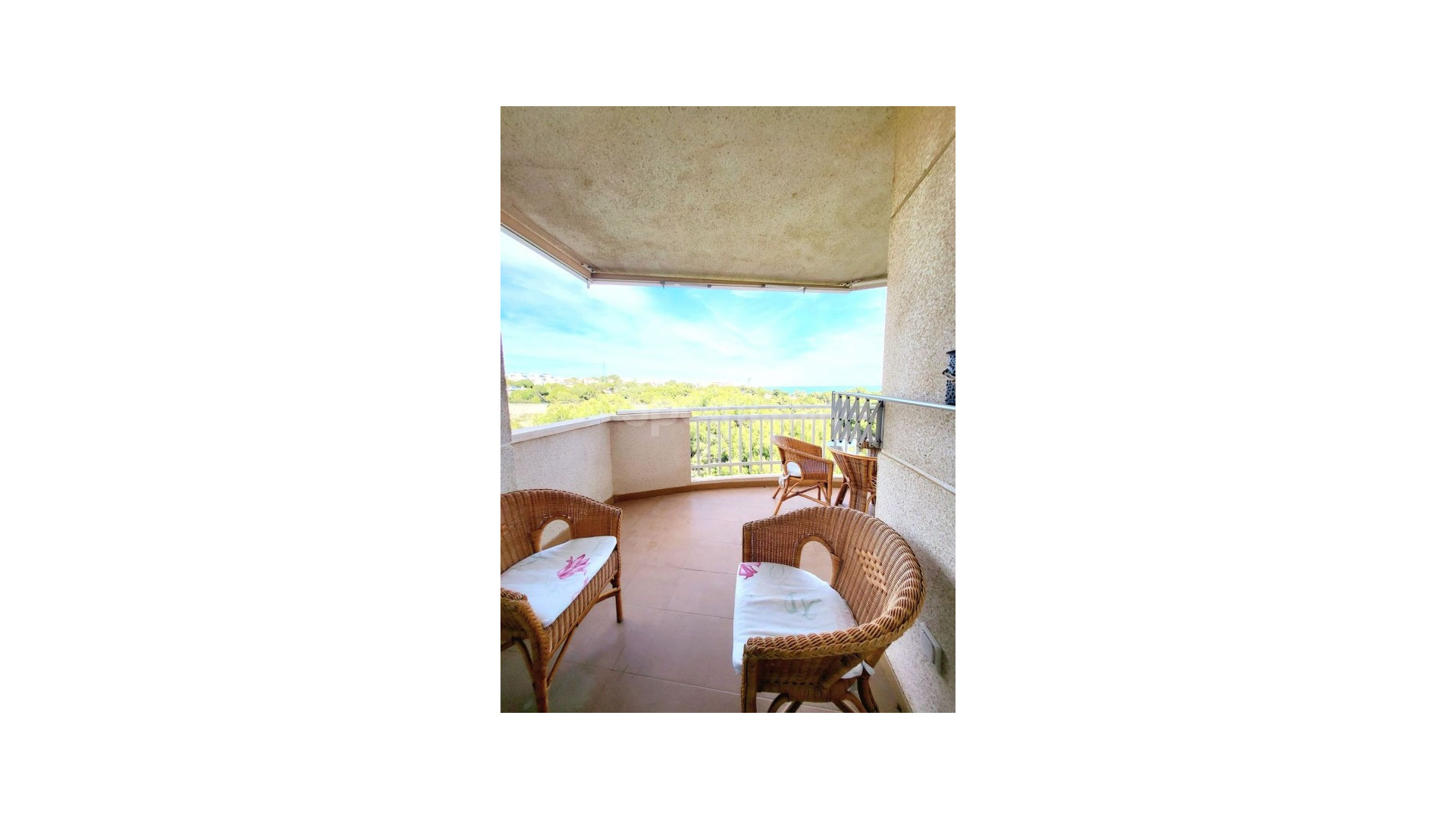 Resale - Wohnung -
Dehesa de Campoamor - Campoamor