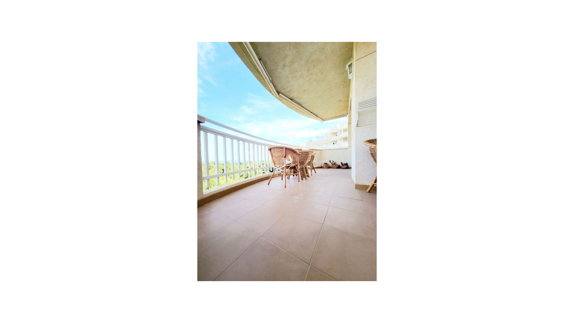 Resale - Wohnung -
Dehesa de Campoamor - Campoamor