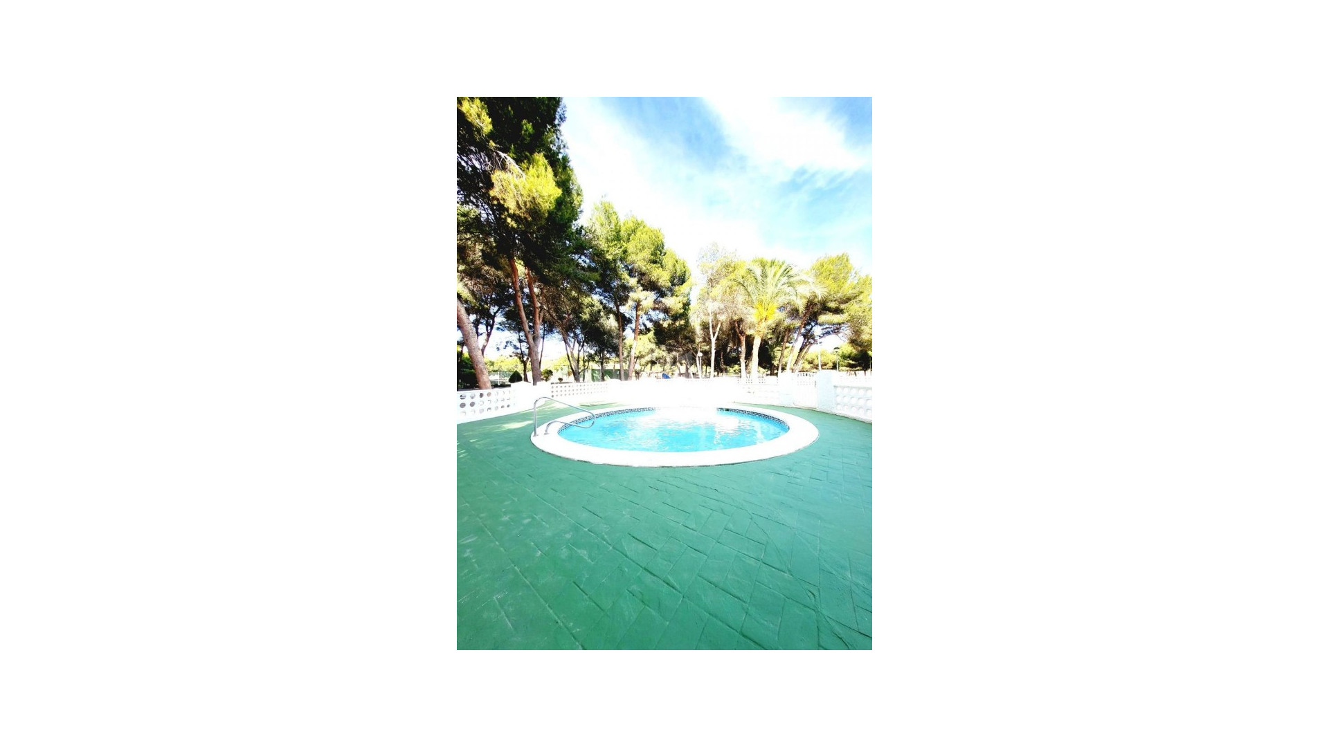 Resale - Wohnung -
Dehesa de Campoamor - Campoamor