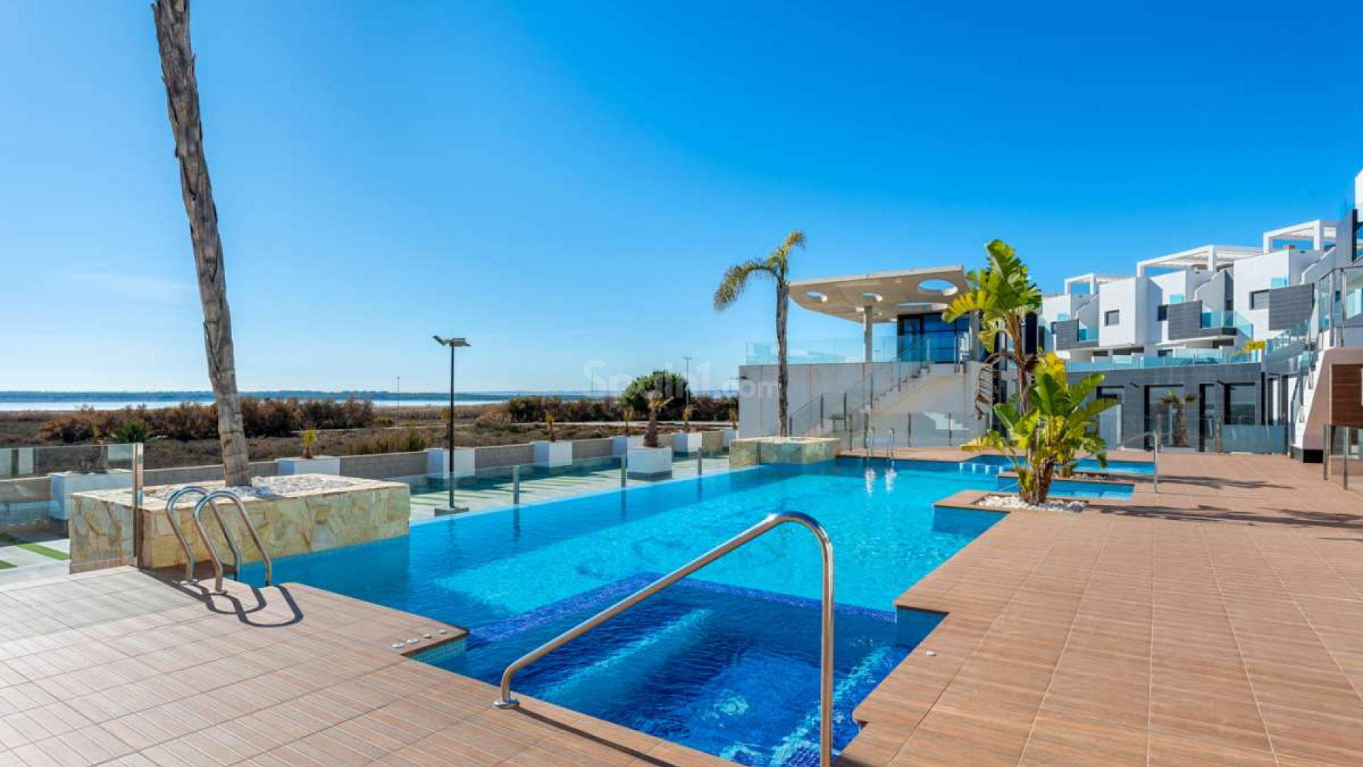 Resale - Wohnung -
El Raso