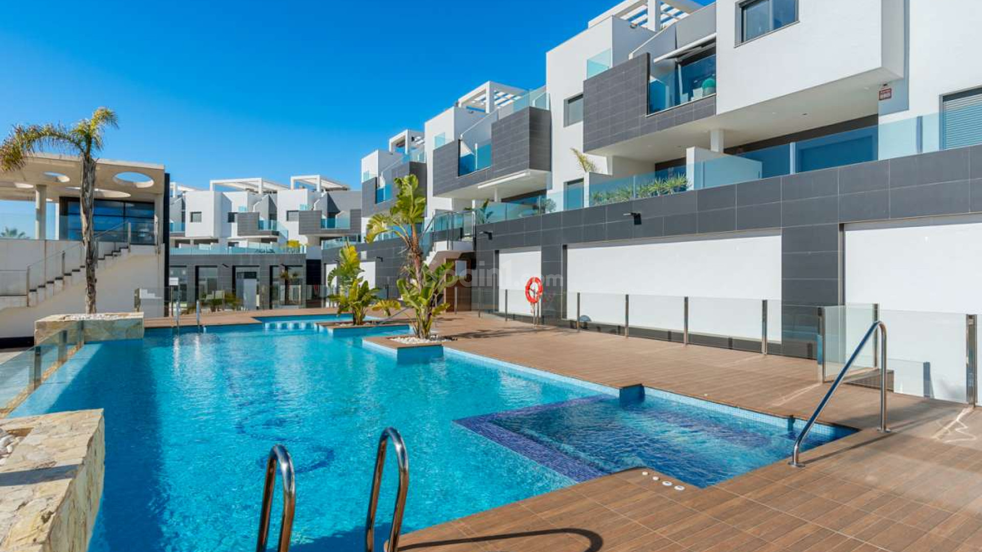 Resale - Wohnung -
El Raso