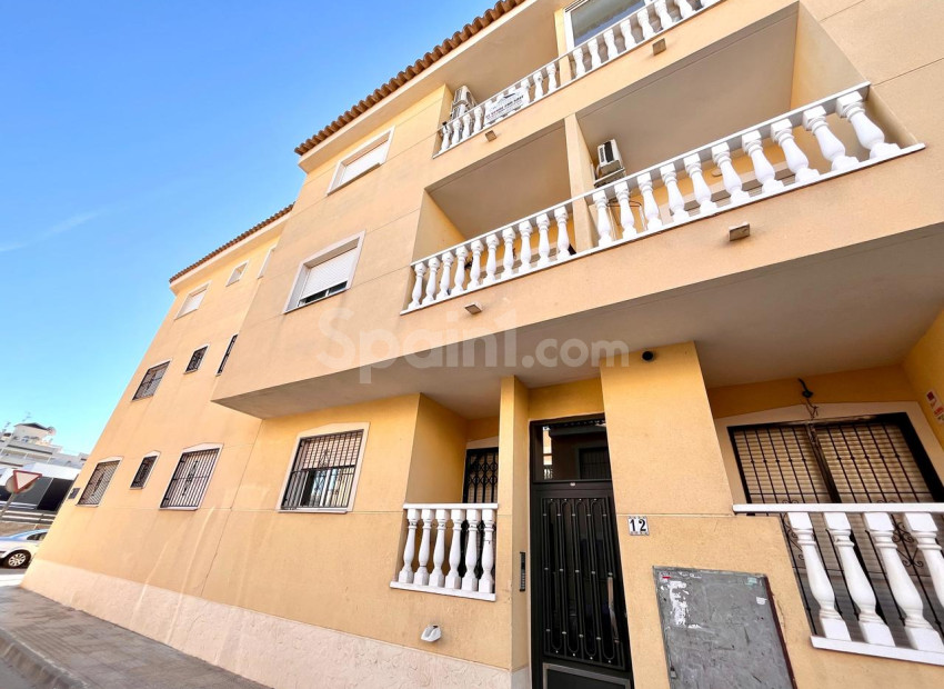 Resale - Wohnung -
Formentera de Segura
