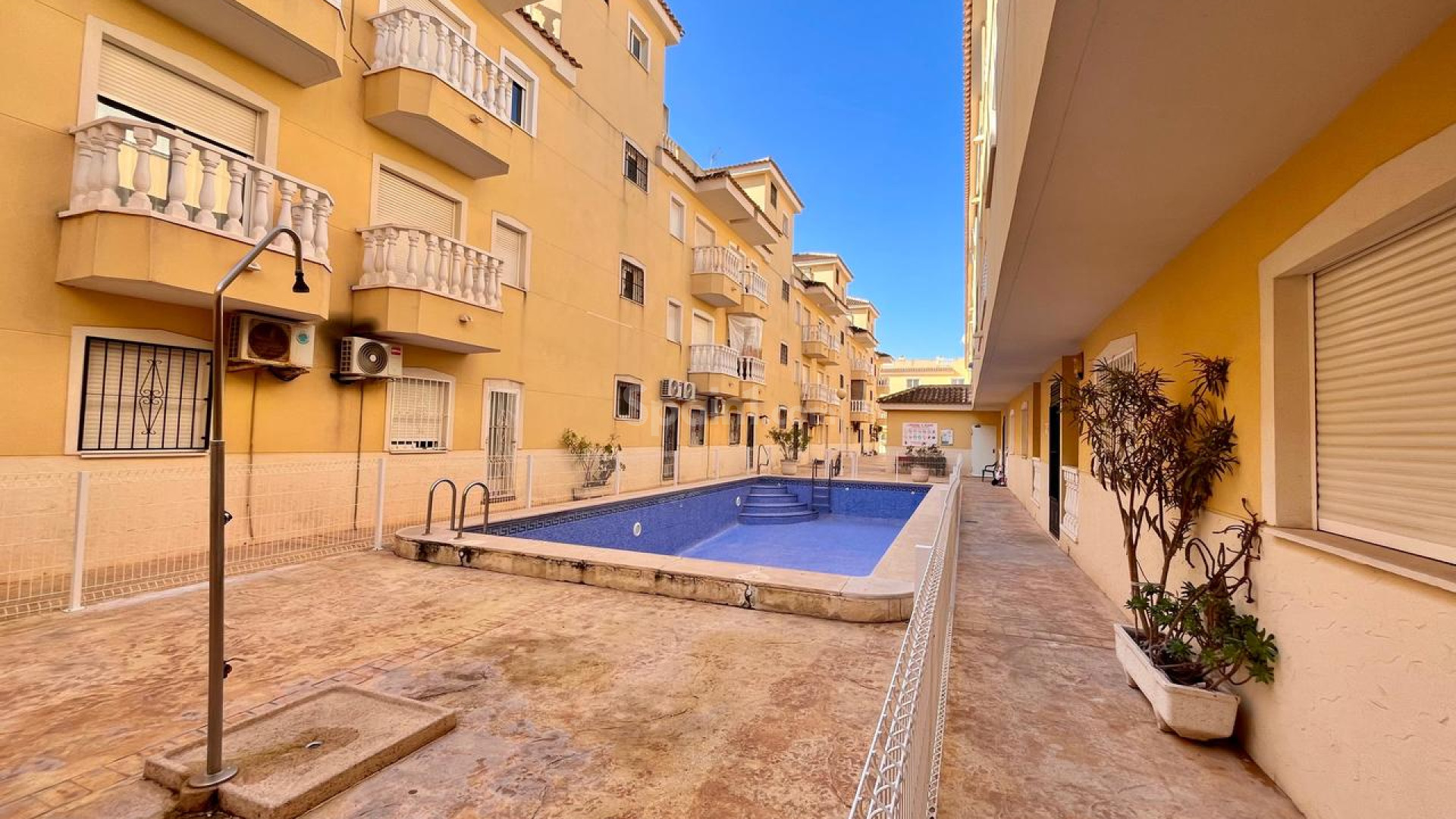 Resale - Wohnung -
Formentera de Segura