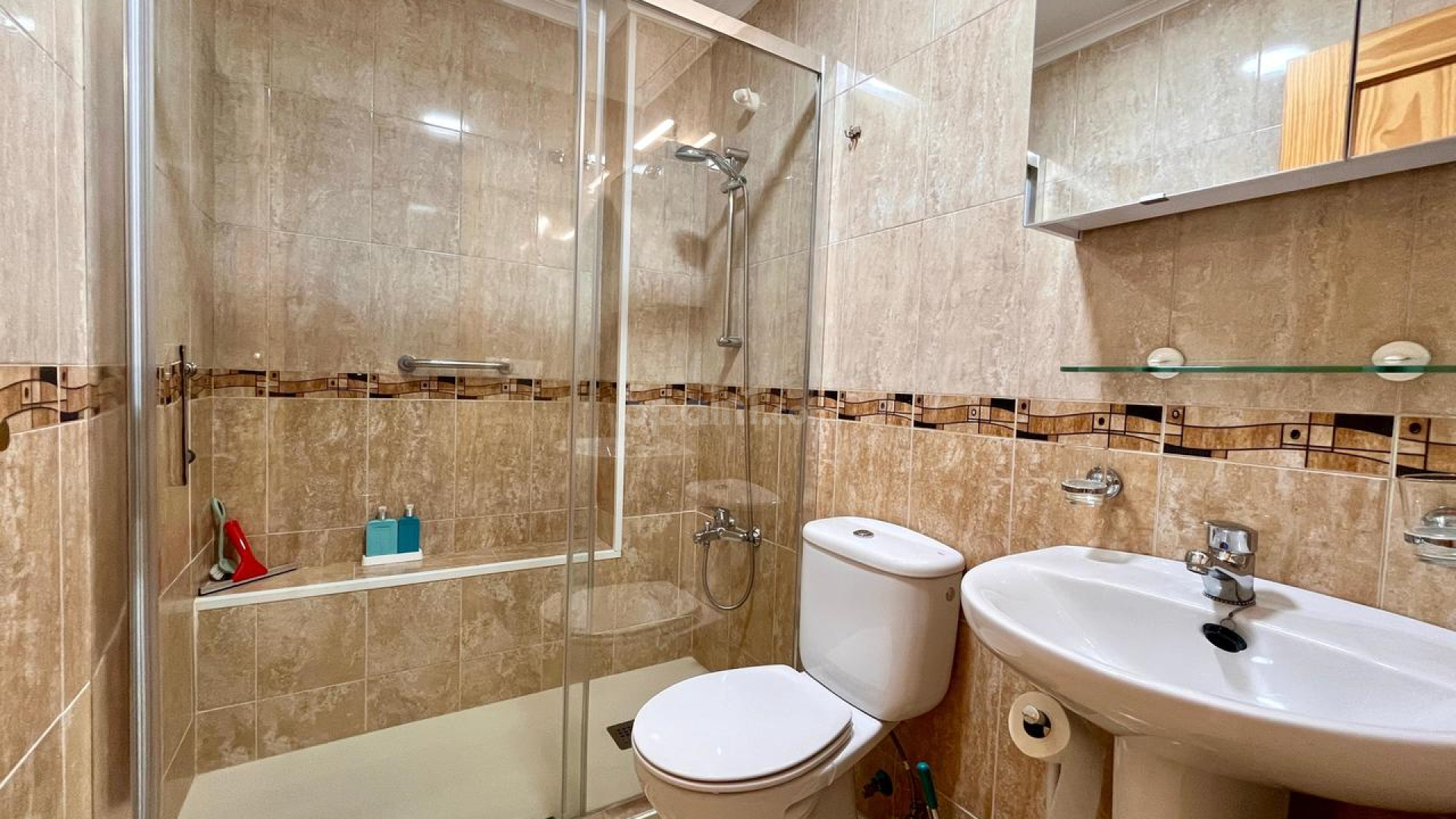 Resale - Wohnung -
Formentera de Segura