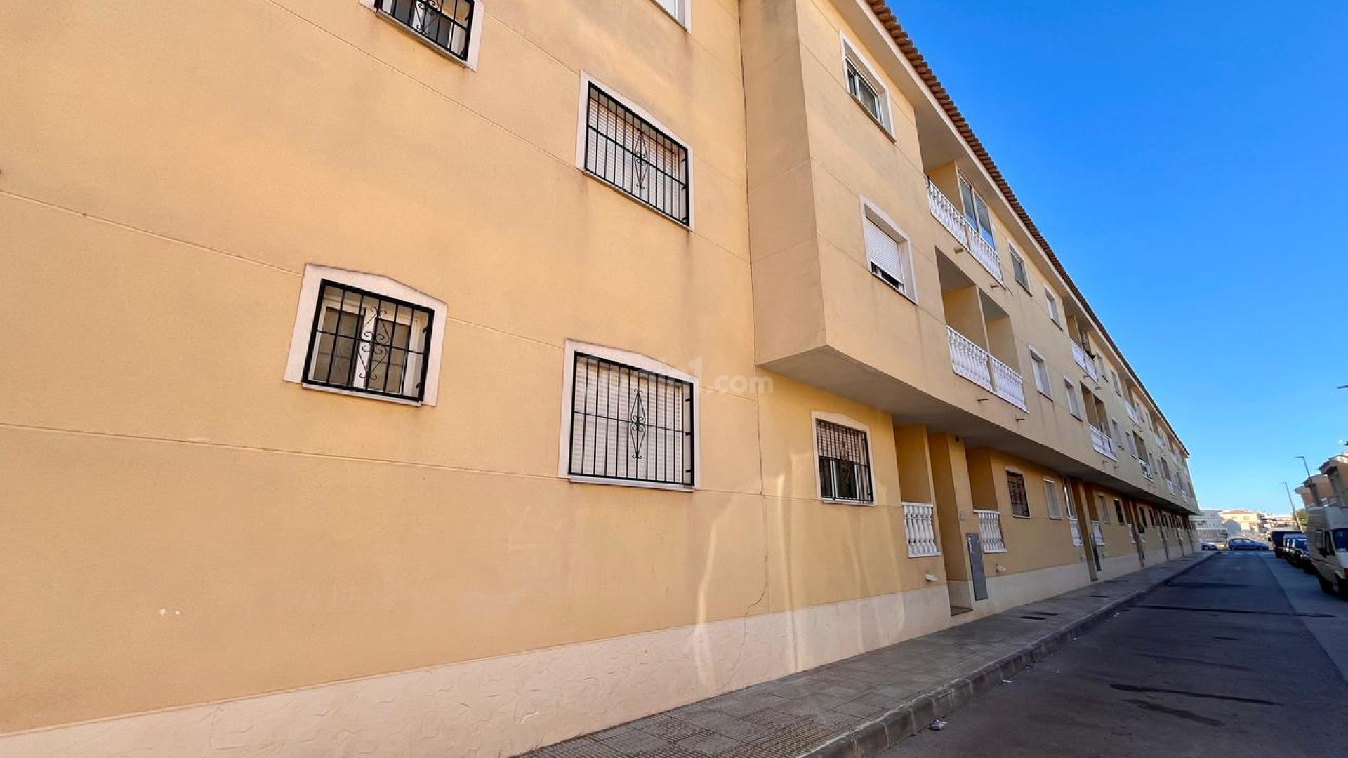 Resale - Wohnung -
Formentera de Segura