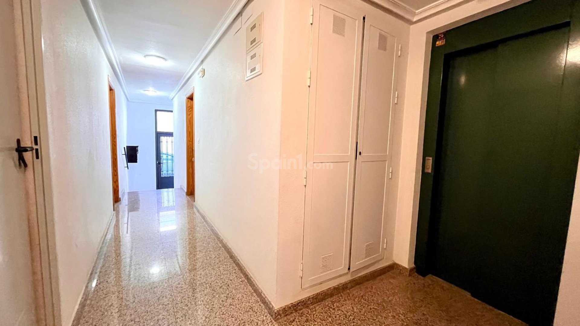 Resale - Wohnung -
Formentera de Segura