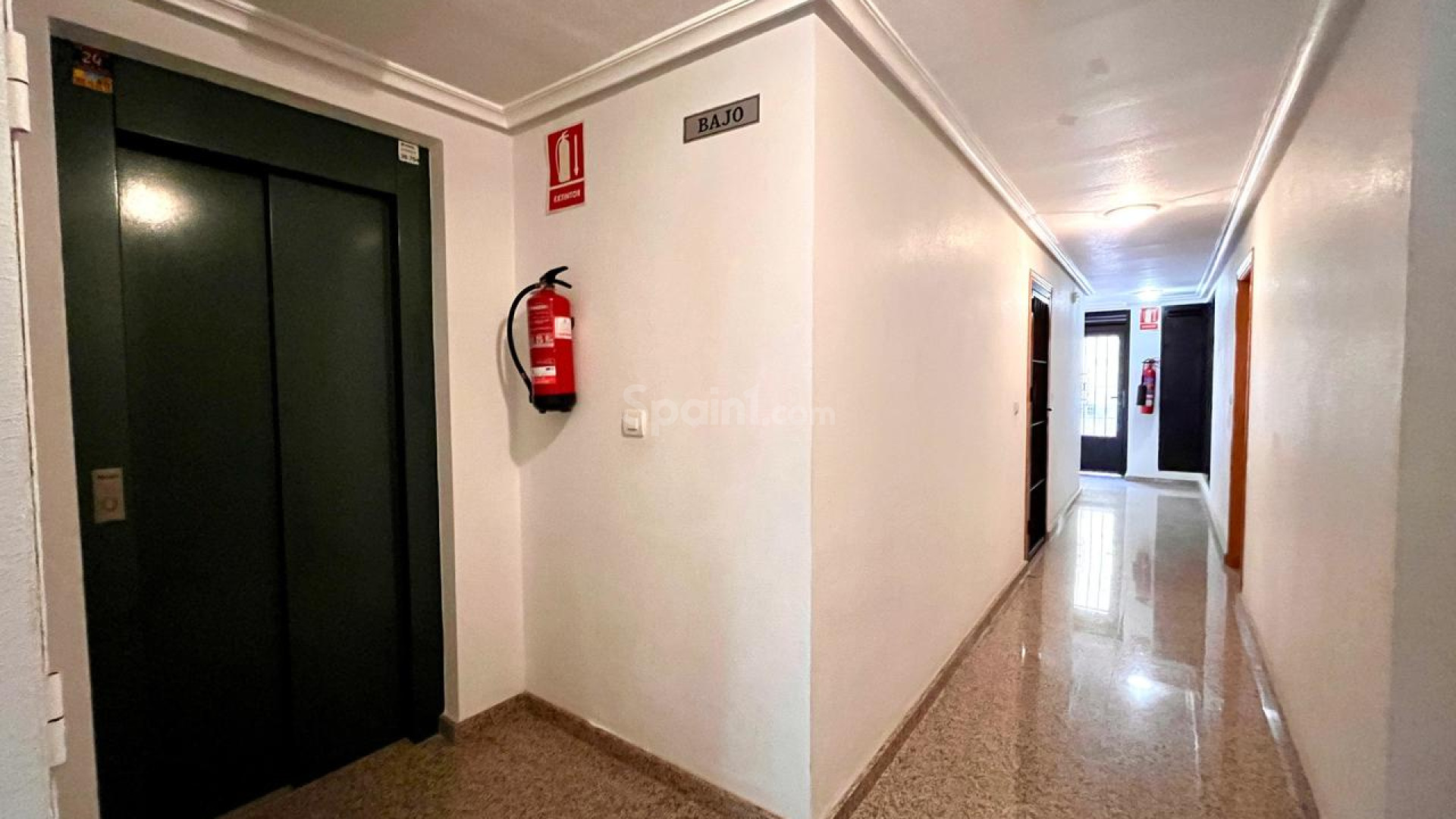 Resale - Wohnung -
Formentera de Segura