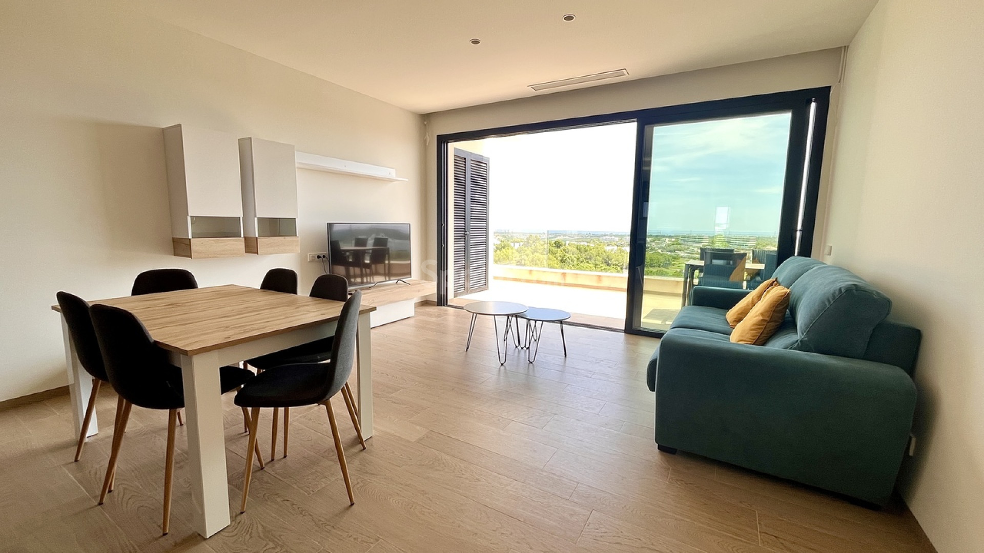 Resale - Wohnung -
Las Colinas Golf Resort