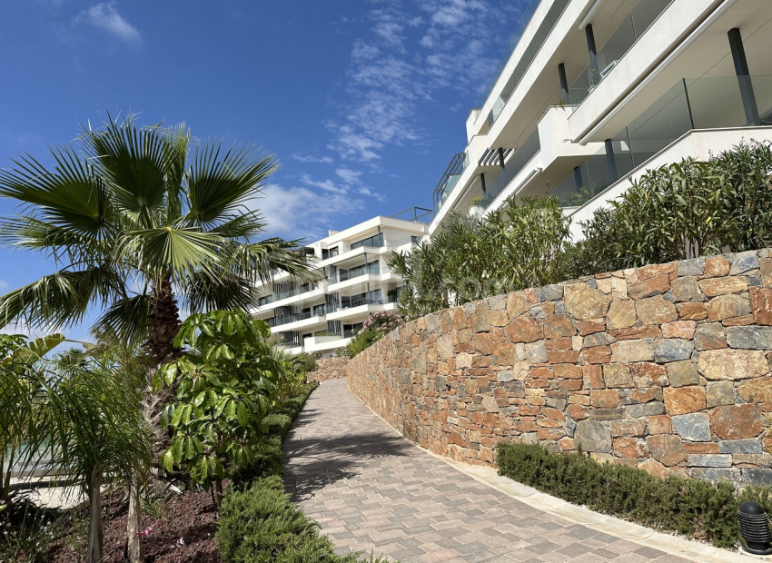 Resale - Wohnung -
Las Colinas Golf Resort